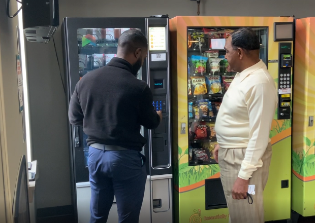 how to use a harm reduction vending machine